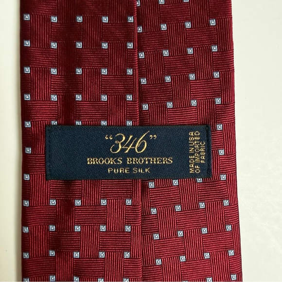 Brooks Brothers Maroon Silk Tie 60 inch - Picture 3 of 6